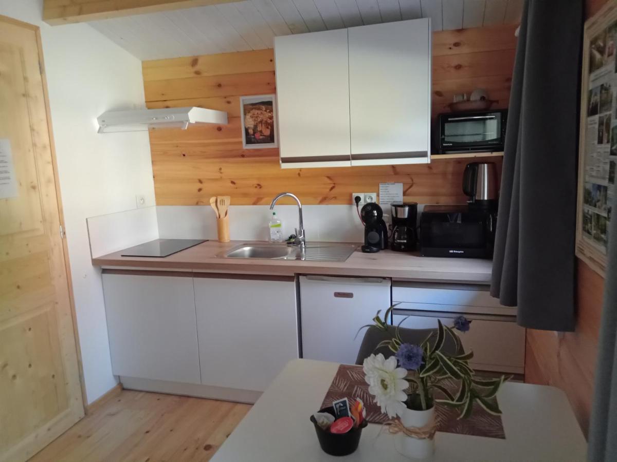 Chalet "Le Petit Olivier" Gites Appart 'Hotel L'Echappee Belle D'Aubenas Logement 2 Sur 3 Exteriör bild