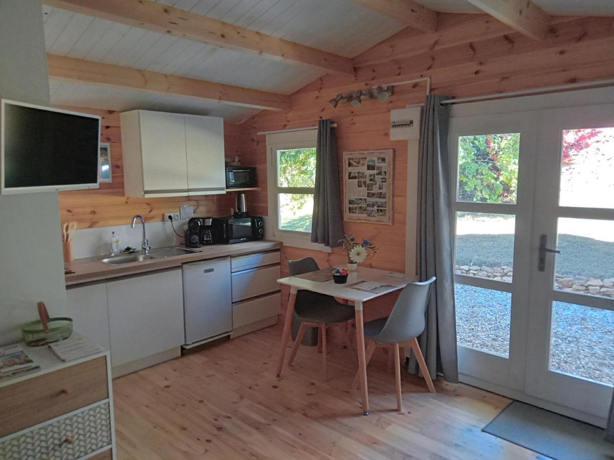 Chalet "Le Petit Olivier" Gites Appart 'Hotel L'Echappee Belle D'Aubenas Logement 2 Sur 3 Exteriör bild